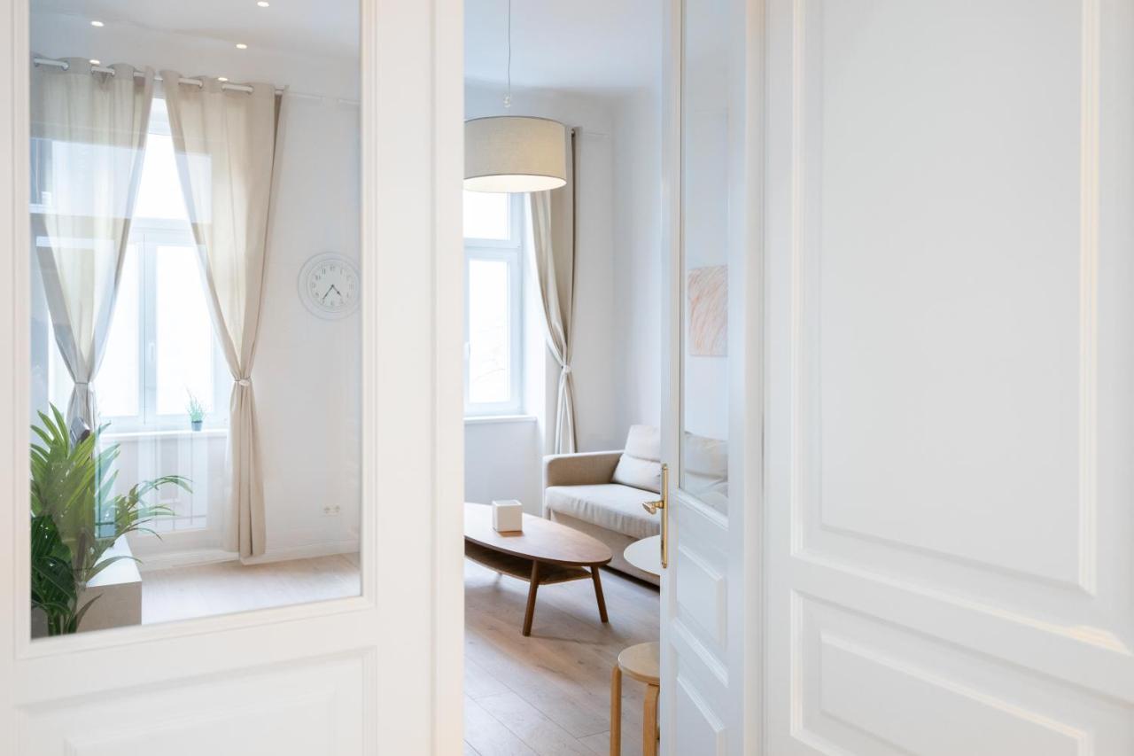 Modernes Apartment Im Charmanten Cottage Viertel Vienna Exterior photo